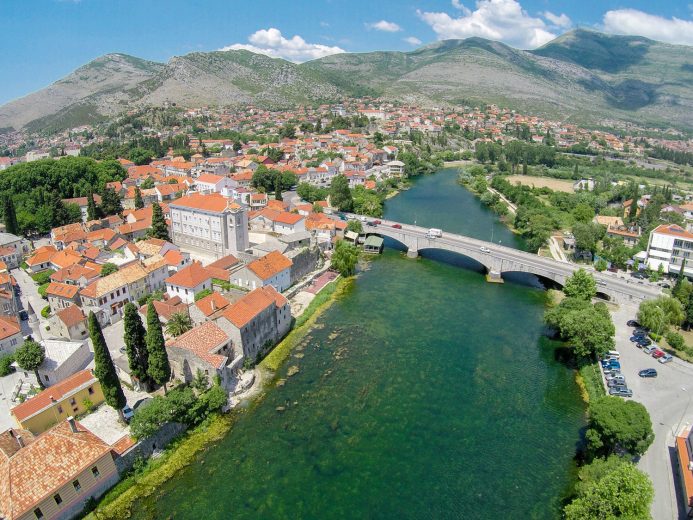 Potvrđena optužnica protiv više Trebinjaca zbog brutalnog prebijanja sugrađanina