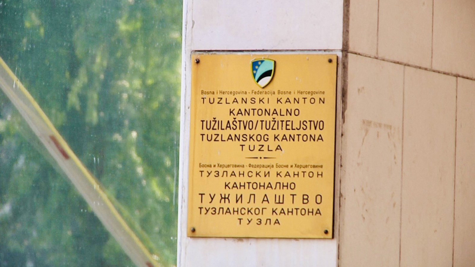 Potvrđena optužnica u Tuzli: Isplaćivali radnicima keš i utajili 190.000 KM