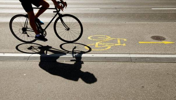 Povećan broj biciklista i motorista na putevima