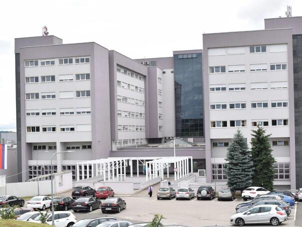 Povrijeđeni radnik iz Gacka prebačen helikopterom u UKC
