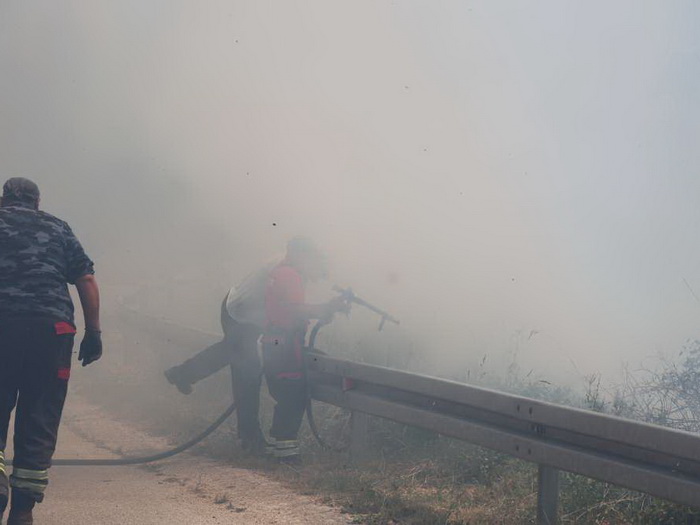 Požar kod Konjica lokalizovan, vatrogasci i dalje na terenu