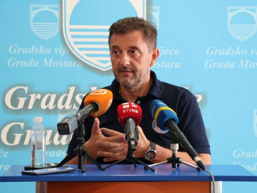 Požar na Uborku pod kontrolom, Mostar nastavlja odvoz otpada izvan grada
