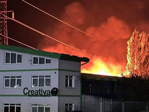 Požar u Bihaću: Gori hala fabrike 'Creativa'