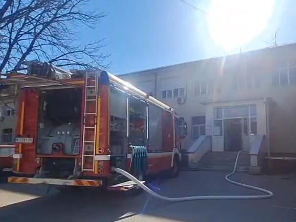 Požar u porodilištu u Čačku: Bebe i majke evakuisane bez povreda