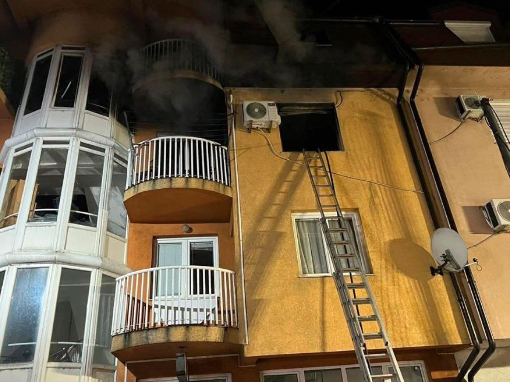 Požar u Tesliću, vatrogasci spriječili širenje