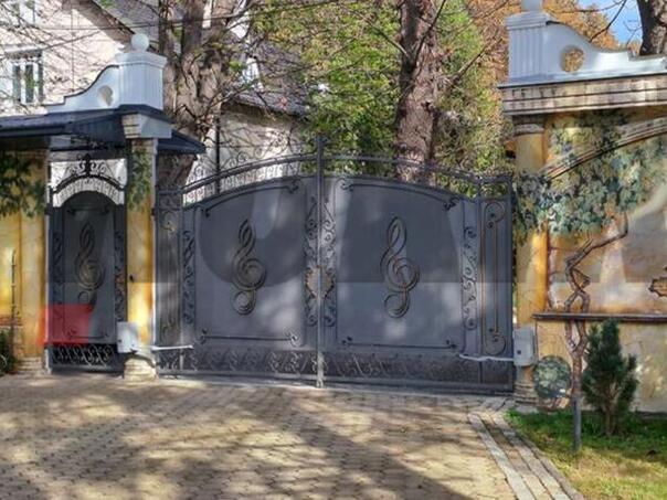 Poznati bh. pjevač svu imovinu ostavio supruzi: Ona to zaslužuje