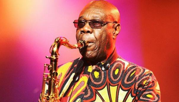 Poznati jazz muzičar Emmanuel N'Djoke Dibango preminuo od korona virusa