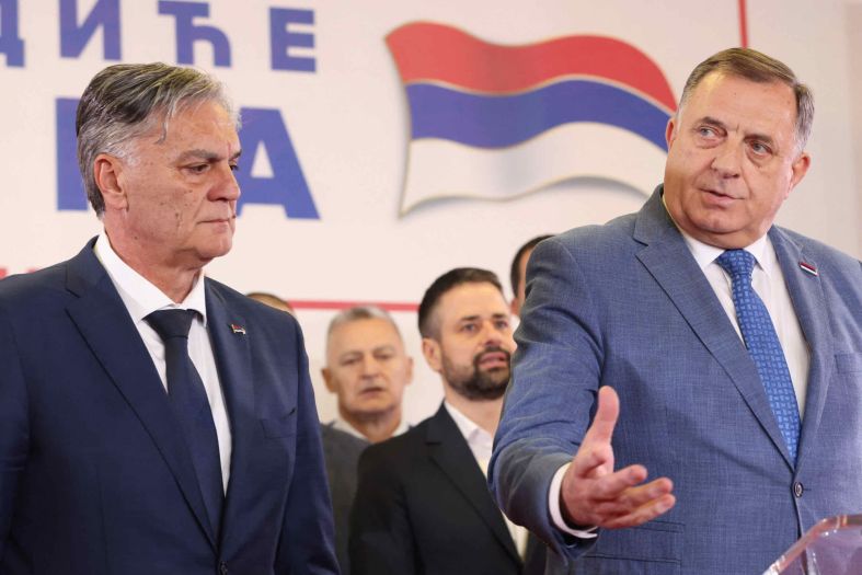 Pratite obraćanje Milorada Dodika i Siniše Karana