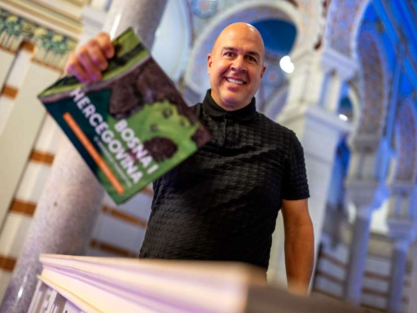 Predstavljena fotomonografija "BiH iz drugačije perspektive" Predraga Vučkovića