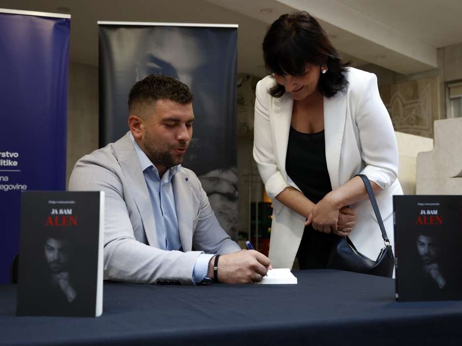 Predstavljena knjiga "Ja sam Alen" u Sarajevu