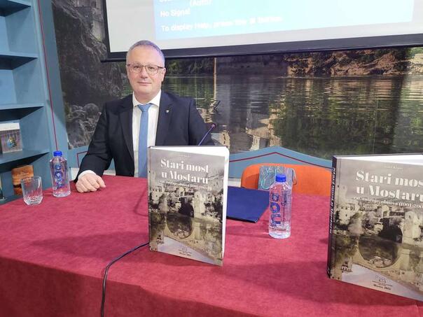 Predstavljena knjiga 'Stari most u Mostaru rat, rušenje, obnova 1991. - 2005.', Sanela Kajana