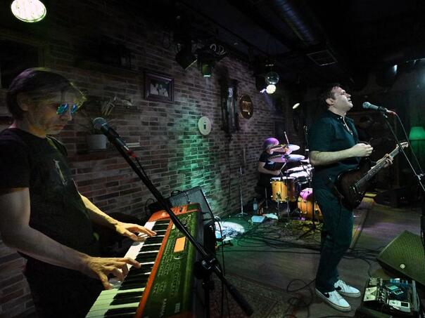 Prekinut koncert benda EKV Krug u Splitu: Muzičari nastupali bez potrebnih potvrda
