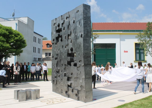 Prekinuta djetinjstva: Sjećanje na stotine djece ubijene u Domovinskom ratu