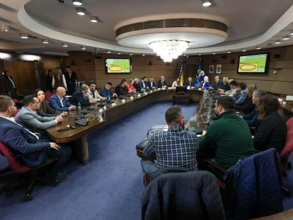 Prekinuta sjednica Gradskog vijeća Grada Sarajeva: Vijećnici se nisu mogli dogovoriti