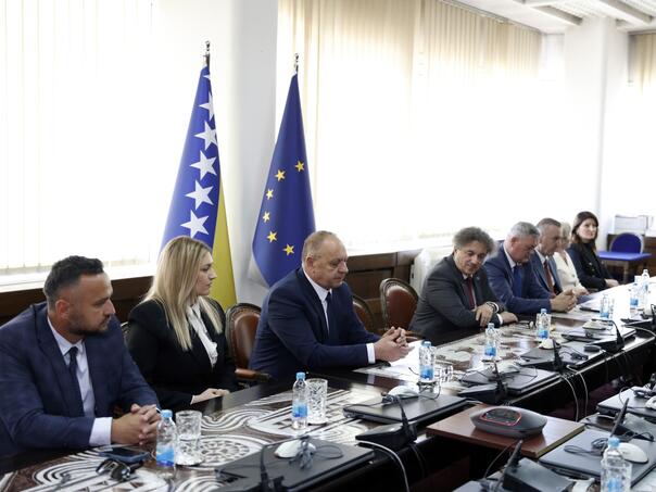 Premijer Nikšić najavio milionske investicije iz Kine u KCUS