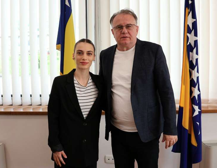 Premijer Nikšić sa Esmom Alić: Nastavak podrške uspješnim bh. skijašima