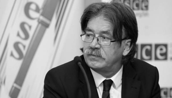 Preminuo bivši predsjednik Društva novinara BiH Mladen Bošnjak