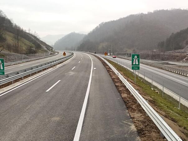 Presječena vrpca, a autoput zatvoren: Građani mogu samo gledati nove kilometre