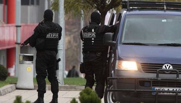 Pretresi na više lokacija: Pronađeno oružje kod radikaliziranih osoba