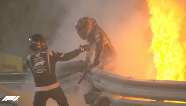 Prilikom udarca u ogradu eksplodirao bolid Romaina Grosjeana