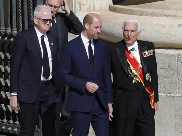 Princ Vilijam predstavljao kraljevsku porodicu na sahrani pape Franje