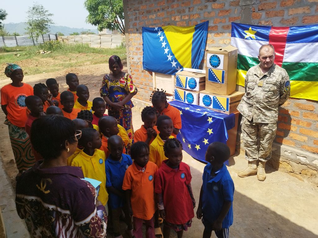 Pripadnici OS BiH izgradili kuhinju za sirotište u Bangiju