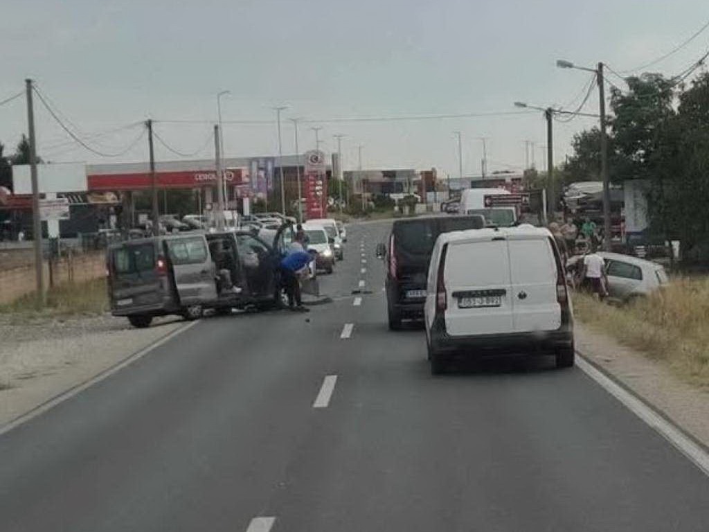 Pripadnici OS BiH izvukli teško povrijeđenog iz smrskanog vozila