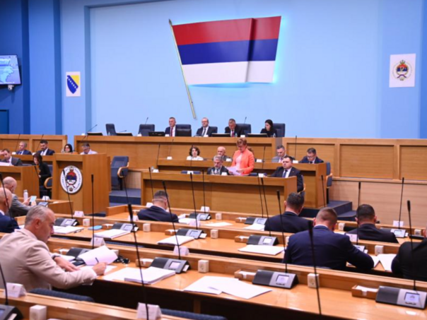 Pripravnički staž u RS skraćuju za pola