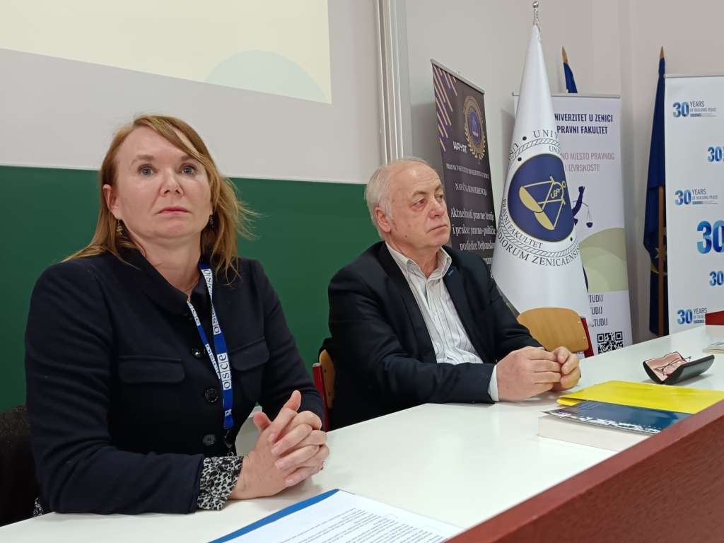 Projektom "Prvi put na izbore" izborni proces simuliran zeničkim studentima i srednjoškolcima