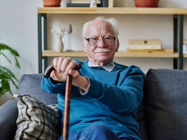 Promjene koje donosi starost: Kako psihoterapija pomaže u zlatnim godinama?