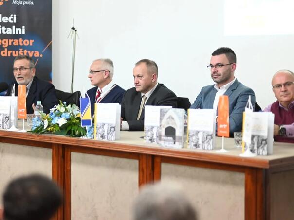 Promovisana knjiga o slavnoj 305/705. brdskoj brigadi Armije RBiH dr. Amira Klike