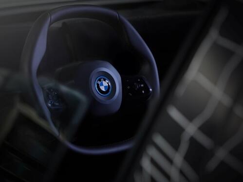 Propao BMW-ov plan, ništa od terenca koji će parirati G-klasi
