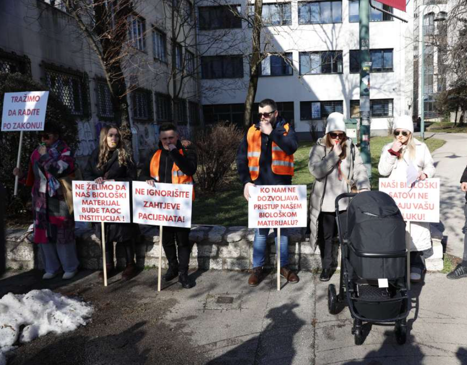 Protest pacijenata oštećenih zatvaranjem Poliklinike Northwestern Medical Center