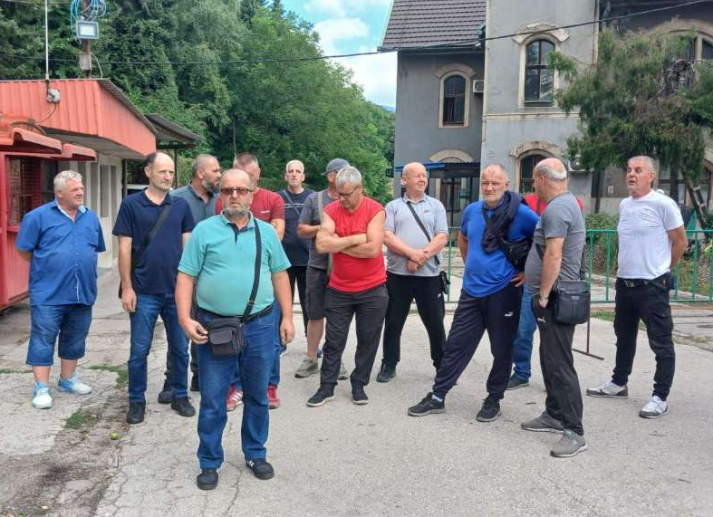 Protest penzionisanih zeničkih rudara: Penzije nema, ne mogu ovjeriti ni zdravstvene knjižice