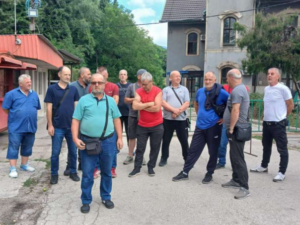 Protest penzionisanih zeničkih rudara: Penzije nema, ne mogu ovjeriti ni zdravstvene knjižice