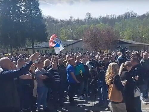 Protest radnika RiTE Ugljevik, traži se odlazak Serdarova