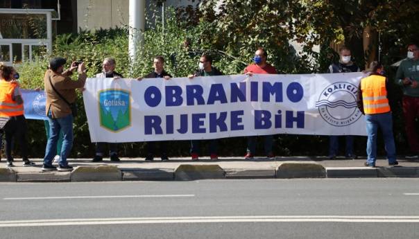 Protest u Sarajevu: Hitno primijeniti zaključak o zabrani izgradnje MHE