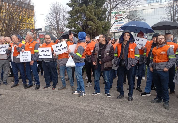 Protest u Sarajevu: Radnici Nove željezare Zenica traže svoja prava