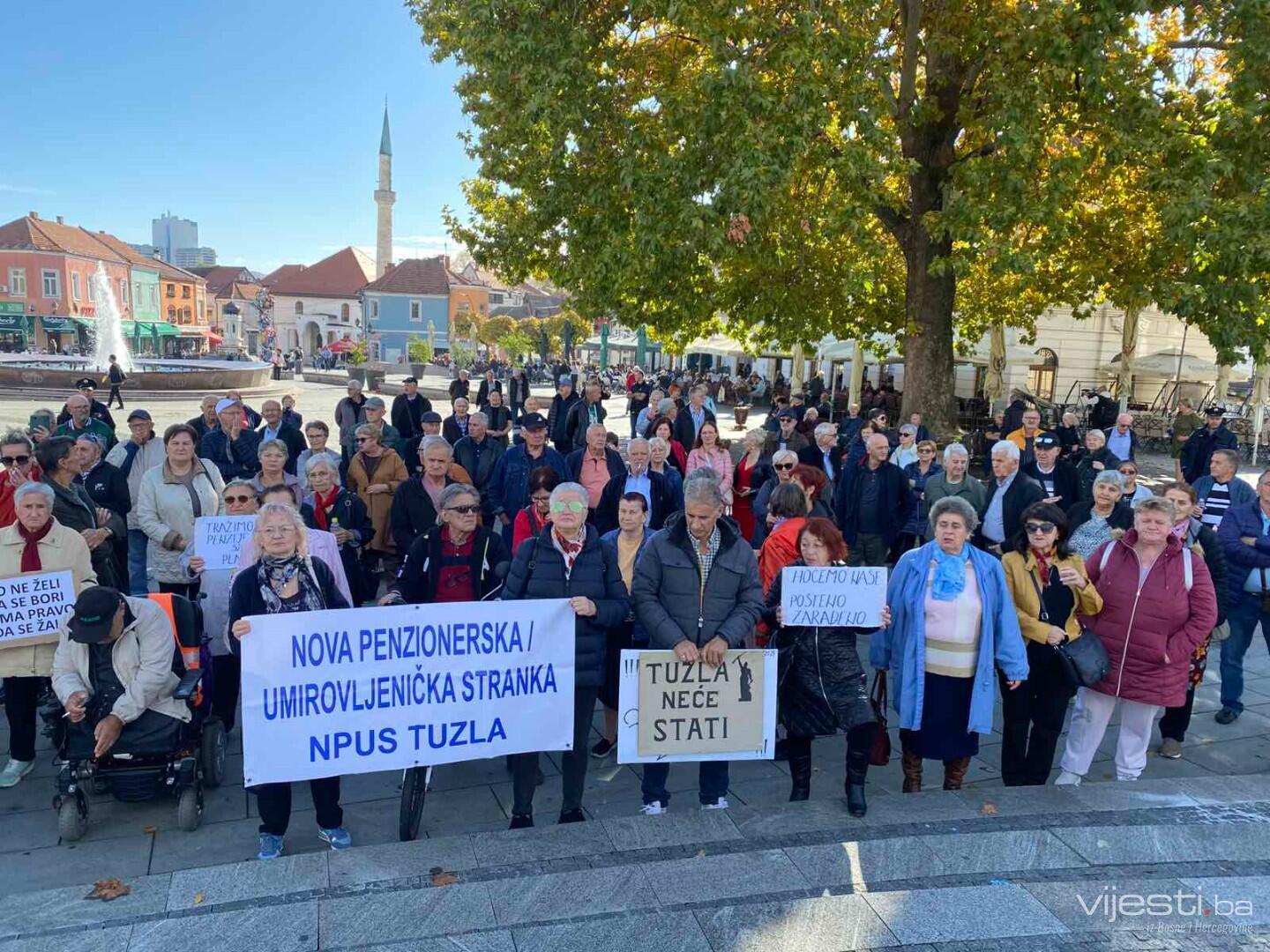 Protesti penzionera u Tuzli: Sa 600 KM ne može se preživjeti!