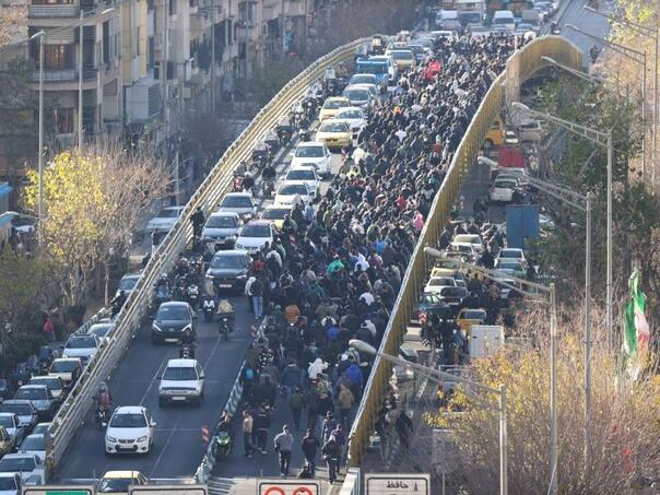 Protesti širom Irana zbog inflacije: Vlada nudi demonstrantima dijalog