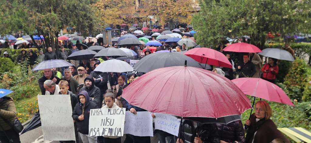 Protesti u Goraždu: Građani žele hitno zatvaranje deponije Šišeta