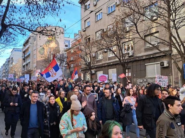 Protestna šetnja u Beogradu na godišnjicu napada na studente