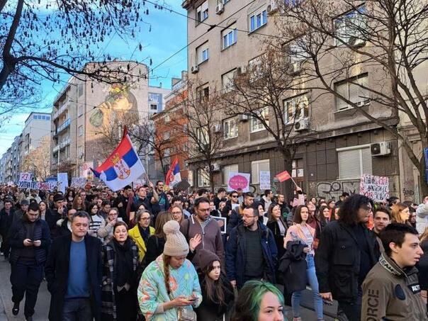 Protestna šetnja u Beogradu na godišnjicu napada na studente
