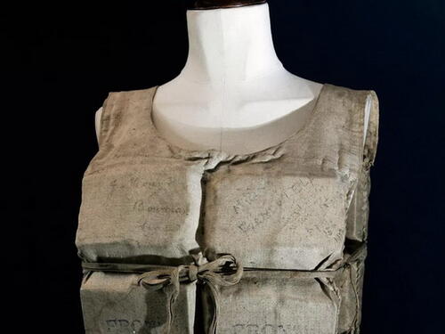 Prsluk za spašavanje putnice sa Titanica prodan za skoro milion dolara