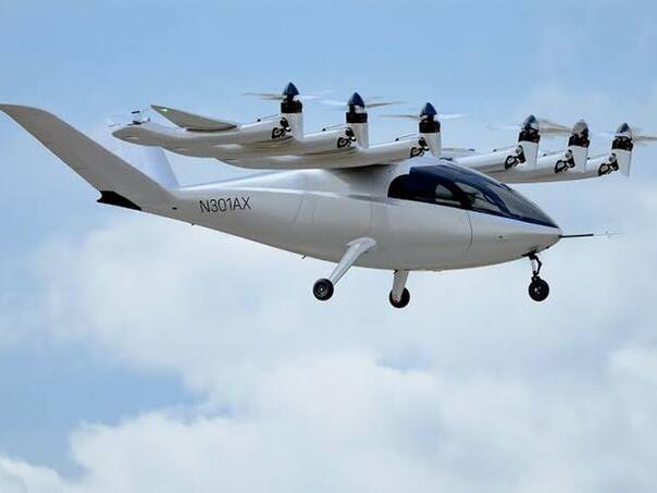 Prvi leteći taksi mogli bi dobiti već za tri godine