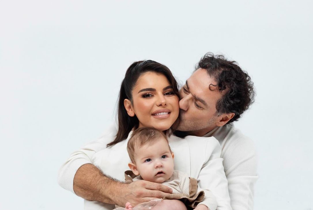 Prvi put javno: Azra Husarkić sa suprugom milionerom i kćerkom