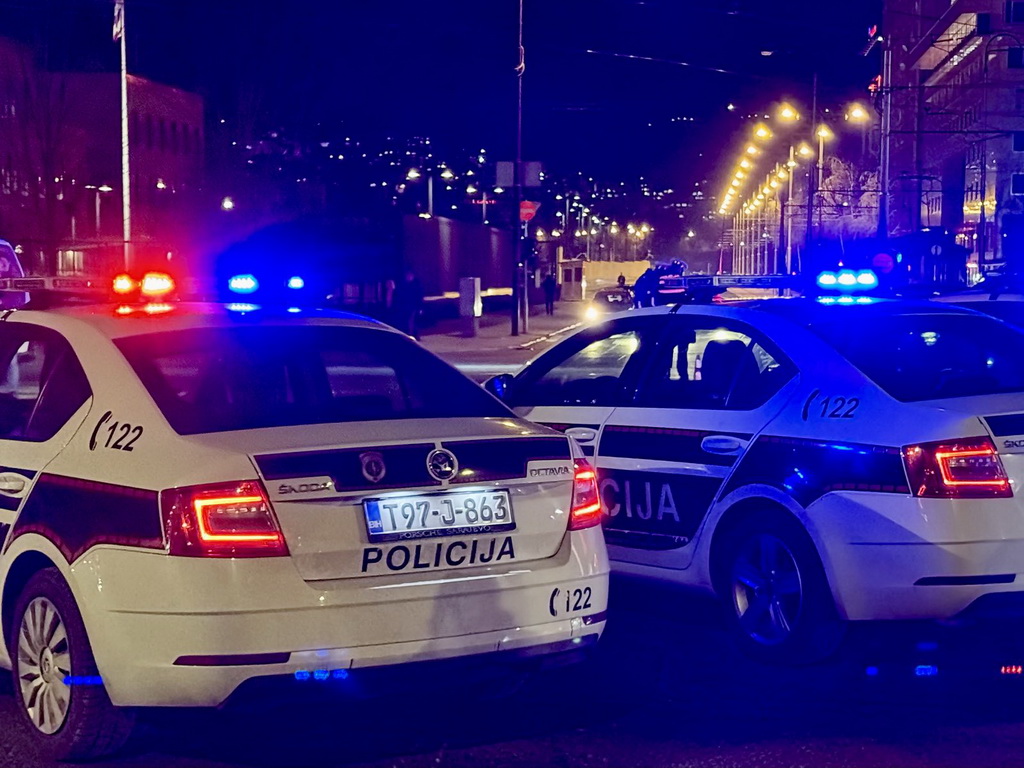 Pucnjava u Sarajevu: Mladić teško ranjen, policija traga za napadačem