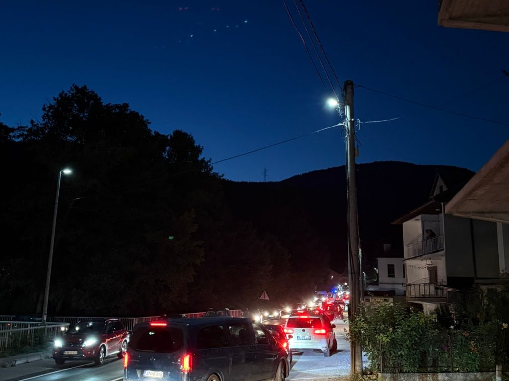 Pušten saobraćaj na Bradini, motociklista prebačen na KUM u Sarajevu