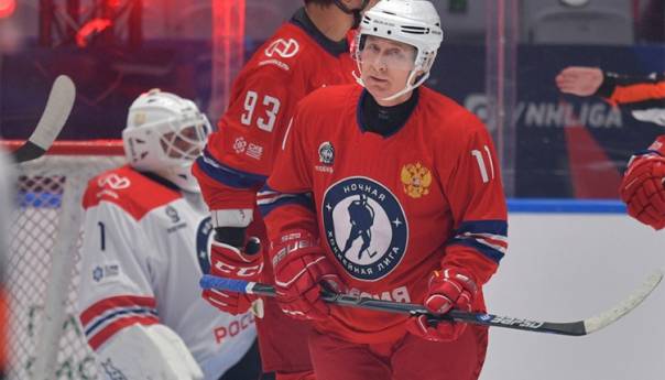 Putin postigao devet golova na hokejaškoj utakmici