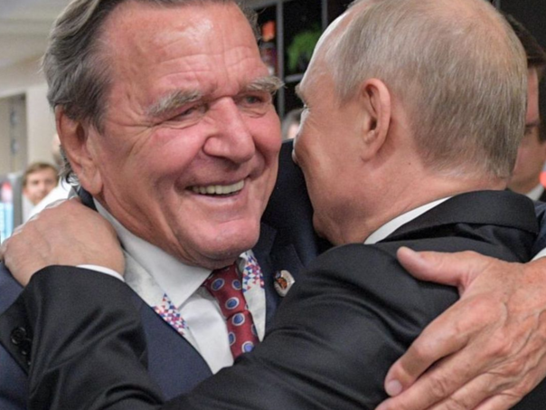 Putin "prijateljski u četiri oka" sa Schroederom